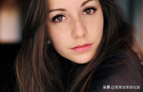 射频美容仪对雀斑晒斑的影响,美容仪能够去除脸上的雀斑吗