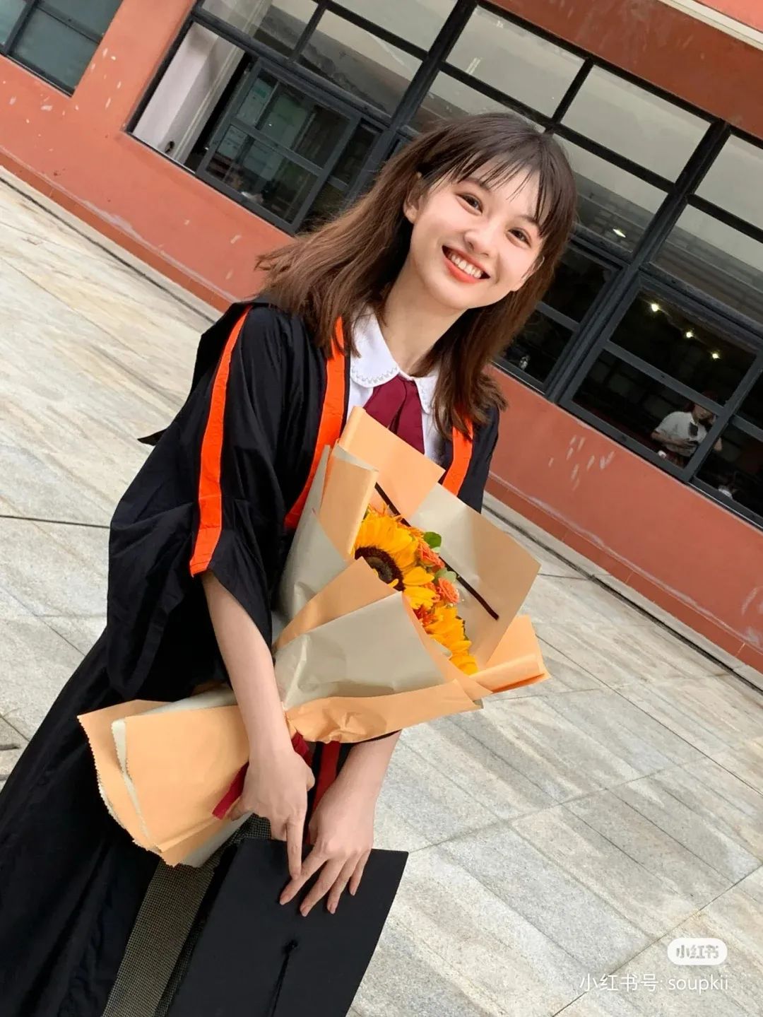 美院中国风学士服,九大美术学院学士服