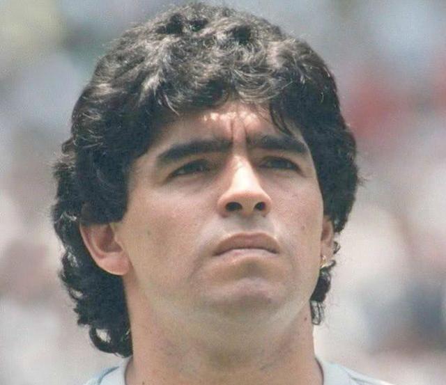 齐达内为什么不公认球王,齐达内能被称作球王吗