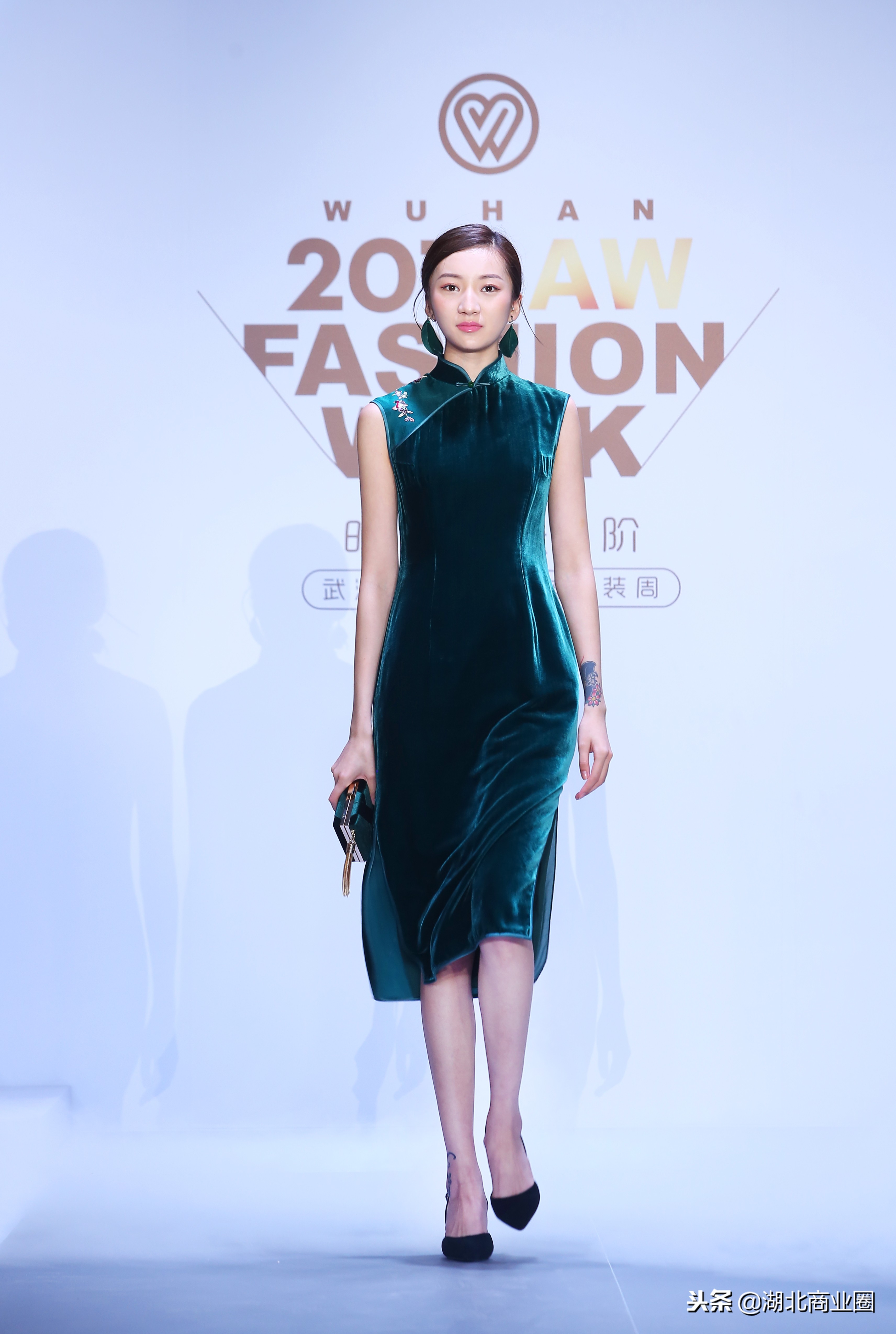 2015武汉国际时装周完美收官,武汉时装周闭幕传统服饰