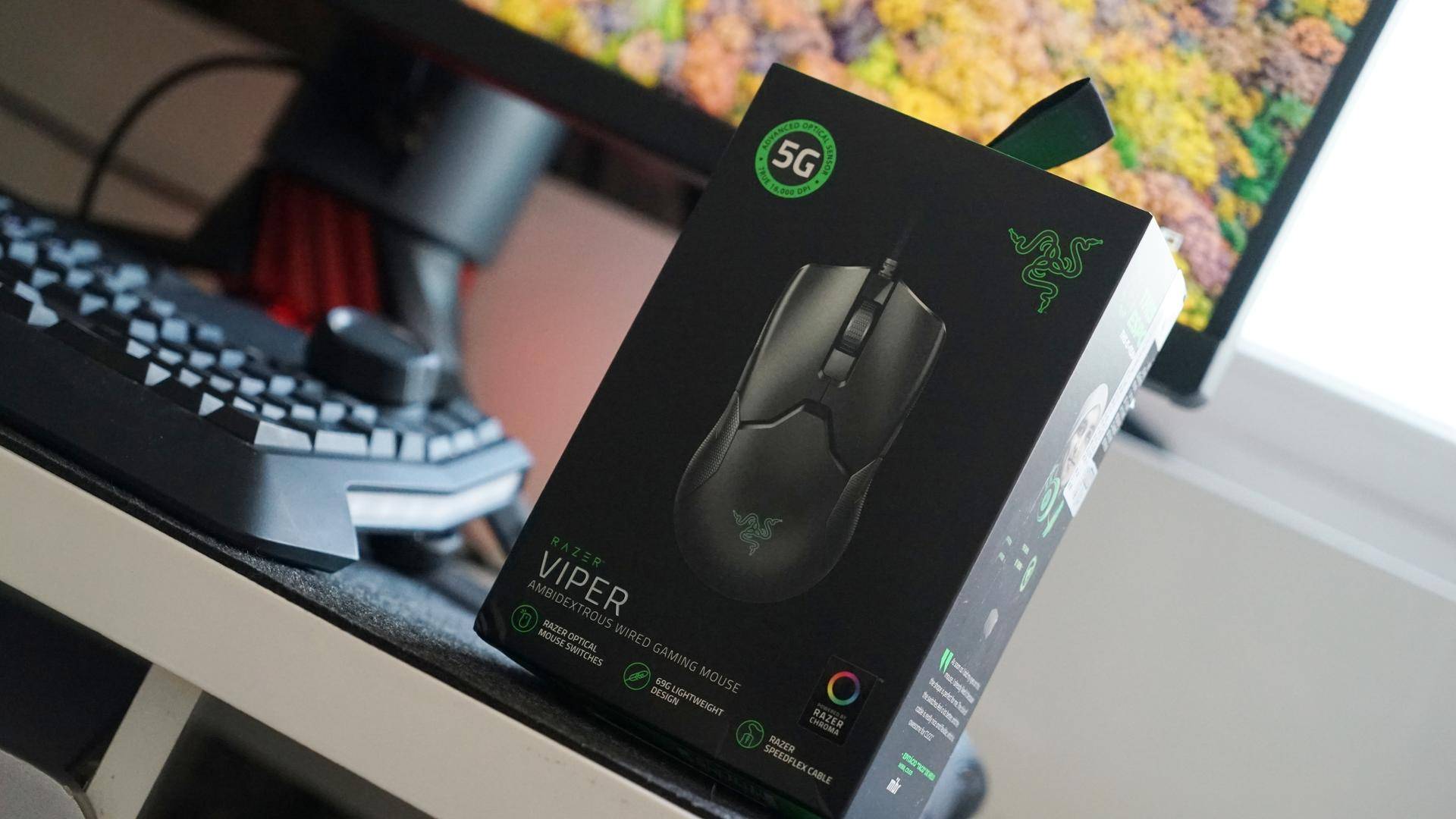 重量很轻的游戏鼠标,重量轻一点电竞鼠标