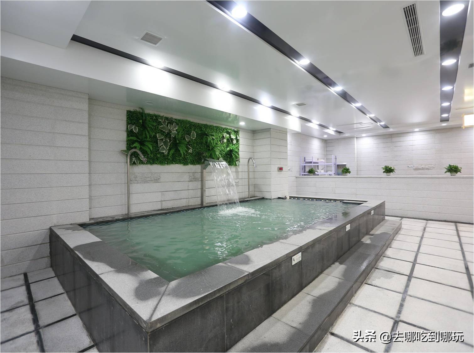 39.9抢济南海盗船汤泉掀汗蒸狂潮9000㎡休闲娱乐养生于一体