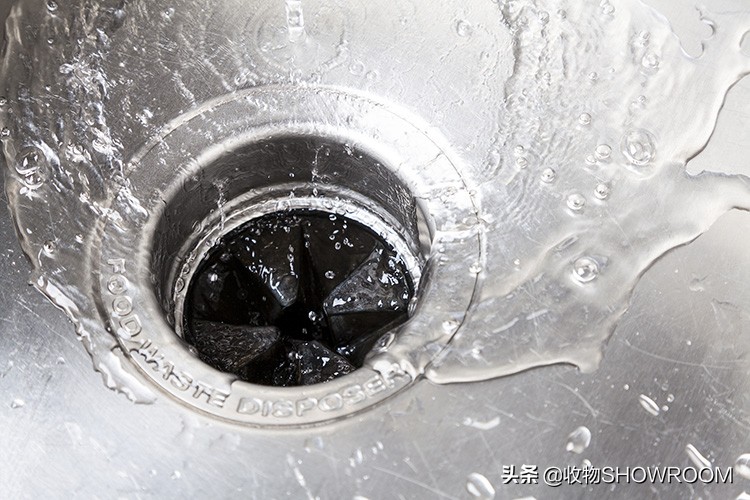 厨房垃圾总是引来蟑螂,厨房又臭又脏还有蟑螂怎么办