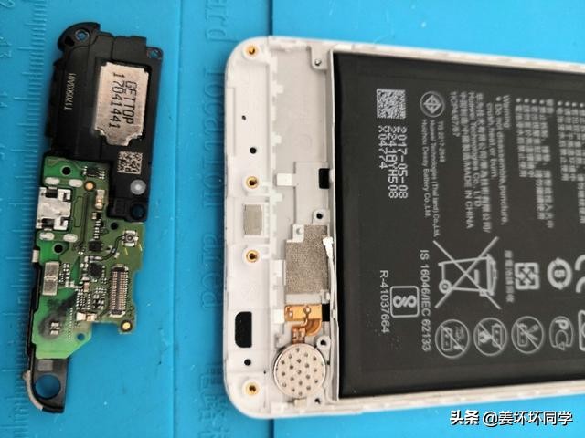 华为畅享7plus拆后盖换电池,华为畅享7plus更换尾插视频