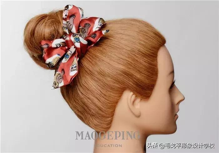 丸子头怎么搭配发带,简单好看发带丸子头清爽俏皮可爱