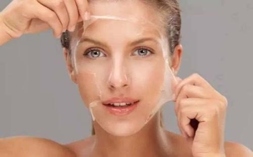 皮肤不光滑很多小颗粒怎么办,皮肤起密密麻麻小颗粒不痛不痒