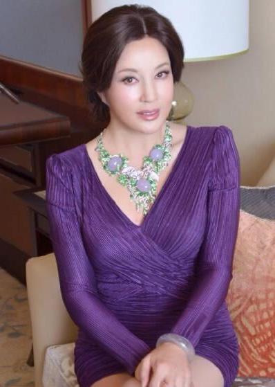 62岁的刘晓庆爆照,刘晓庆带货翻车完全版