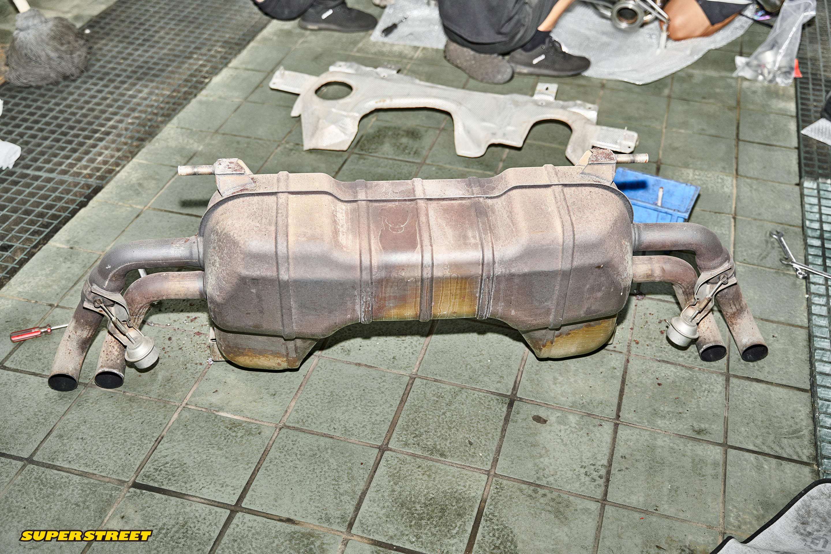 奥迪r8改装最佳效果,奥迪r8改全段排气声浪