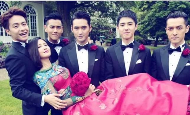 留了胡子反而更帅的男星,刮掉胡子帅到爆的男星