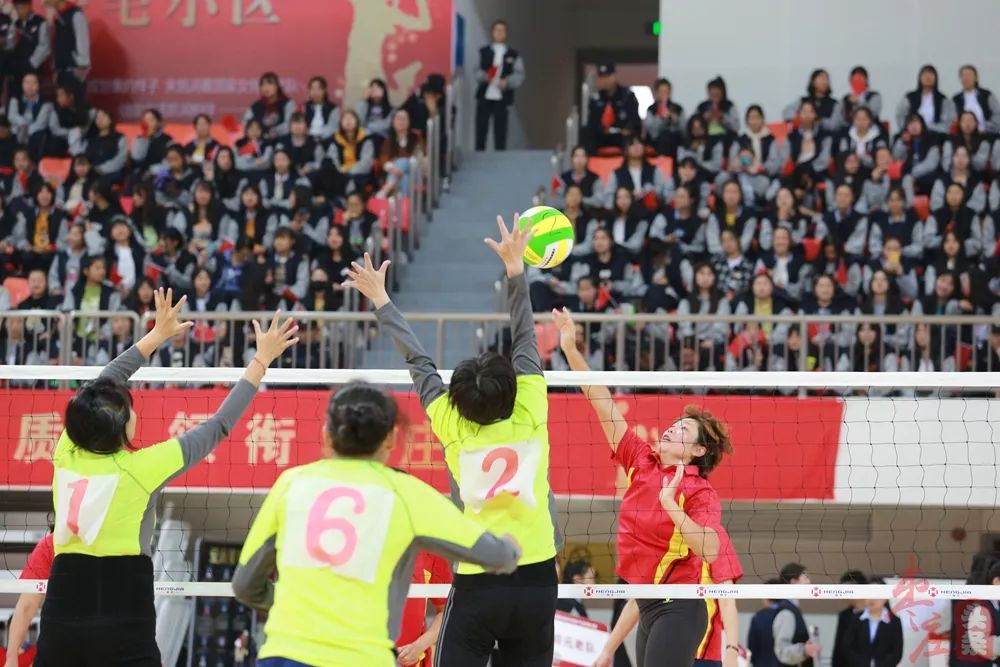 涓浗濂虫帓鑰佸皢榻愯仛,涓浗濂虫帓缇ゆ槦闂儊