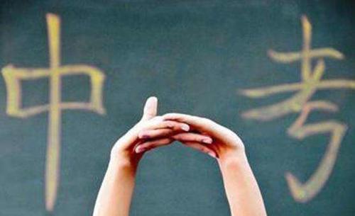 女儿初中学习太累熟睡,女儿高三学习太累熟睡