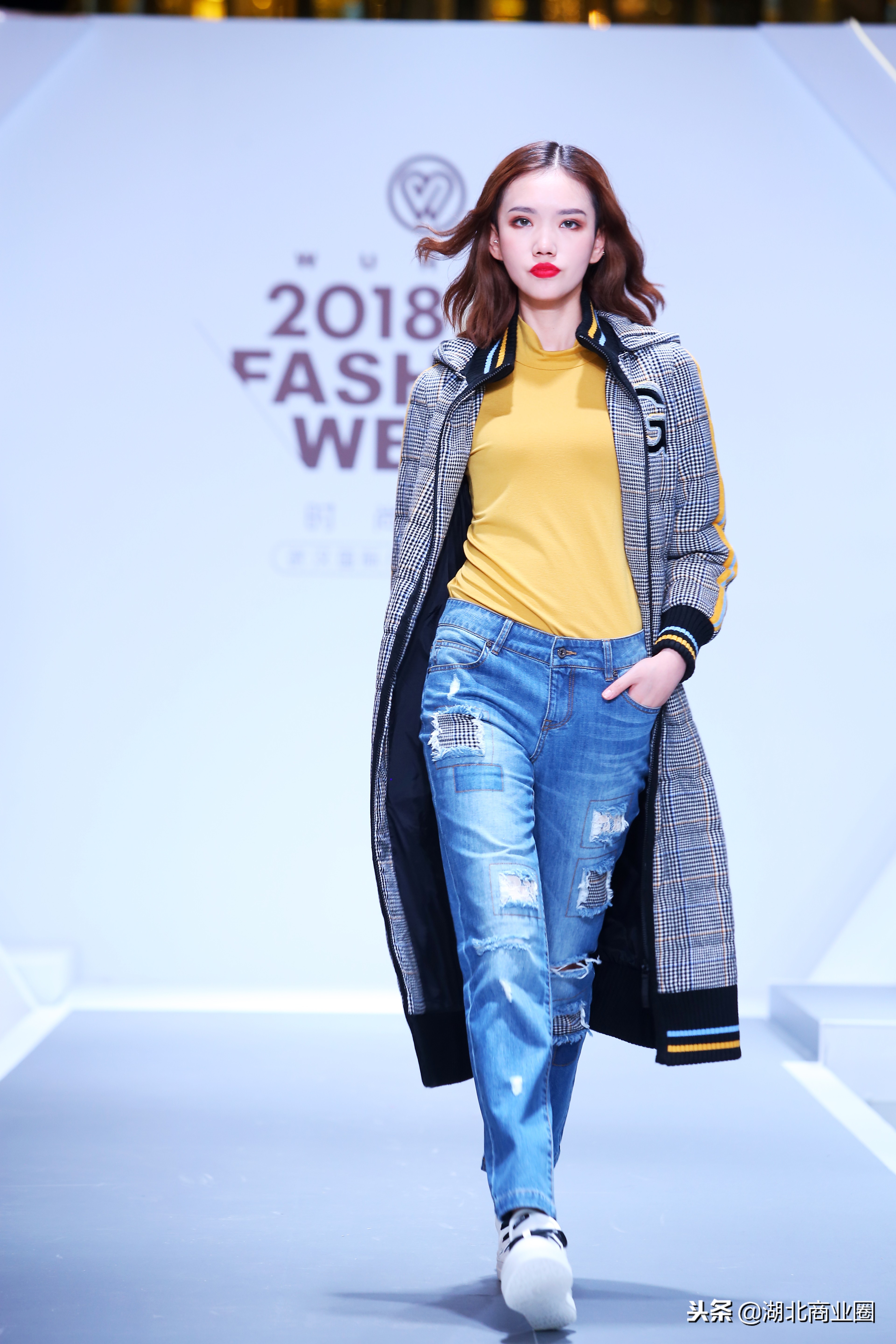2015武汉国际时装周完美收官,武汉时装周闭幕传统服饰