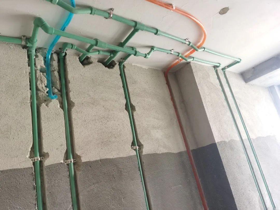 周三例行检查工地,总经理每周巡查工地