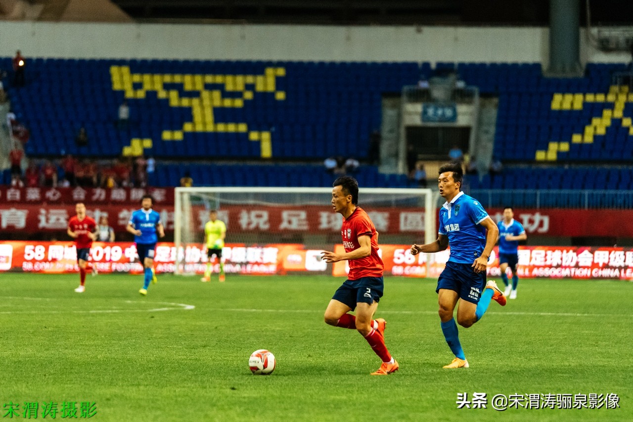 他有意识，脚下的控球和突破技术，任意球出色，左脚打门力量奇大