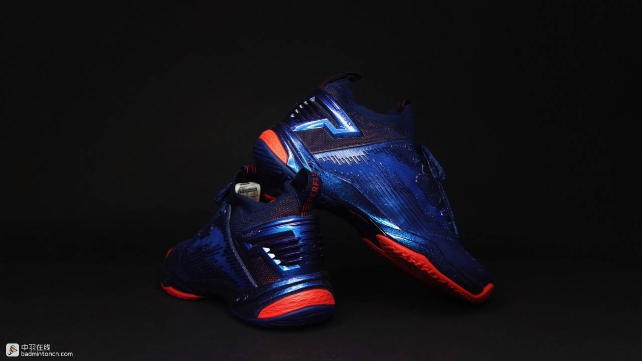 迪卡侬bs990,迪卡侬bs990与尤尼克斯88d