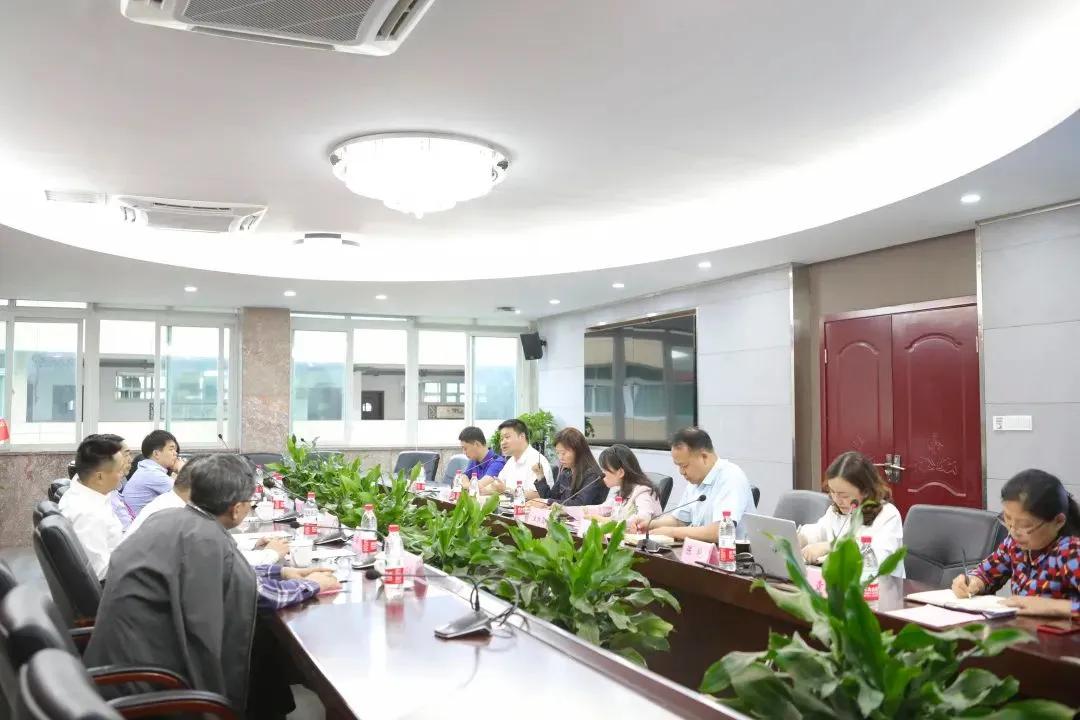 重庆57中创新班与巴蜀班,重庆名校联中对比成都7中