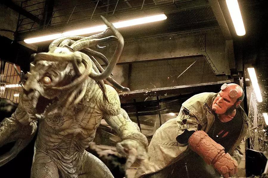 黑暗风格的超级英雄电影,合适迷茫时看的超级英雄电影