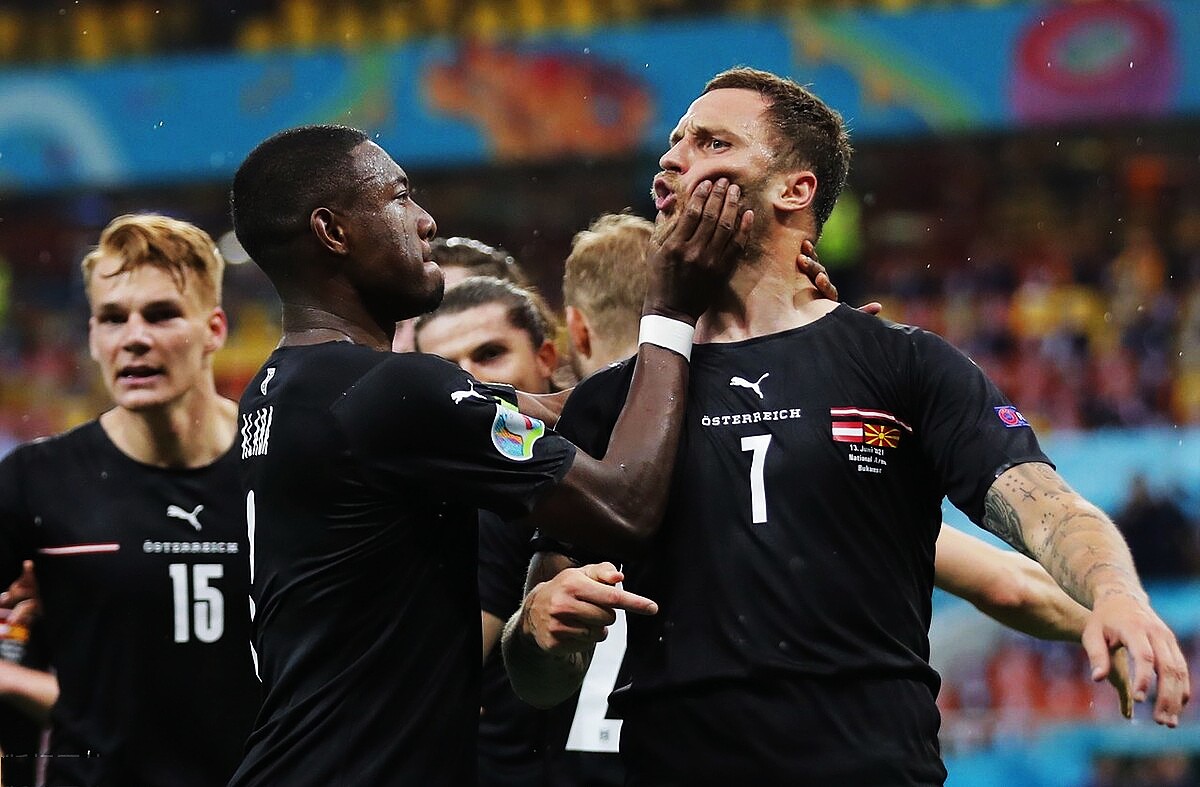 韦世豪推射鲁能进球,韦世豪进球被吹越位