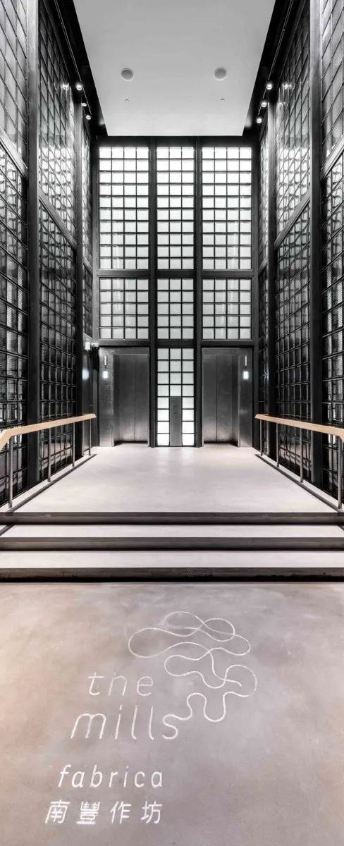 水泥自流平做环氧地坪施工方案,彩色水泥自流平设计