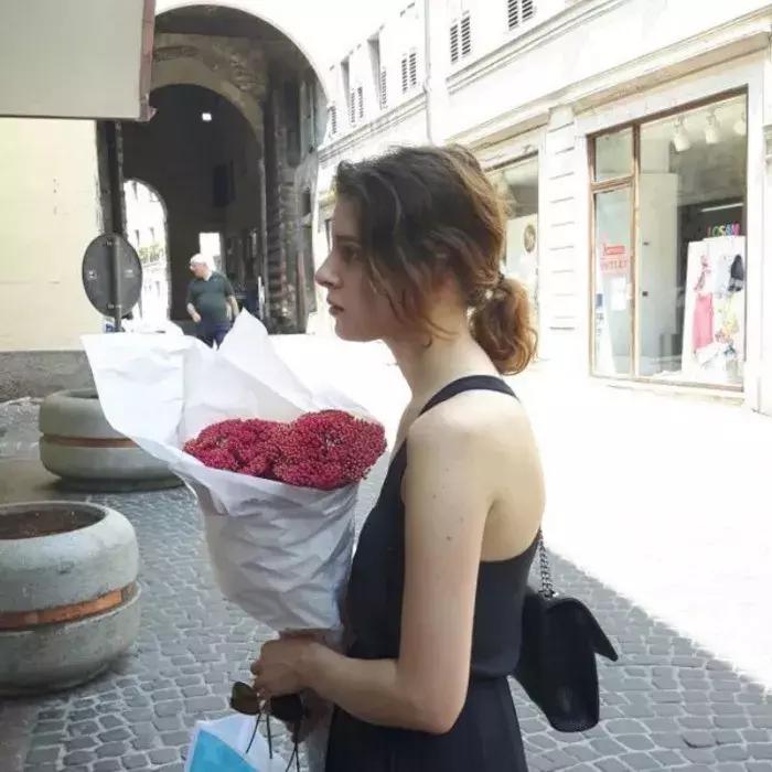 男人有第三者了女人怎么办,如果男人有第三者女人应该怎么做