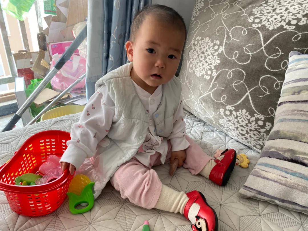 贵州基因突变的小孩,小孩子出生基因变异