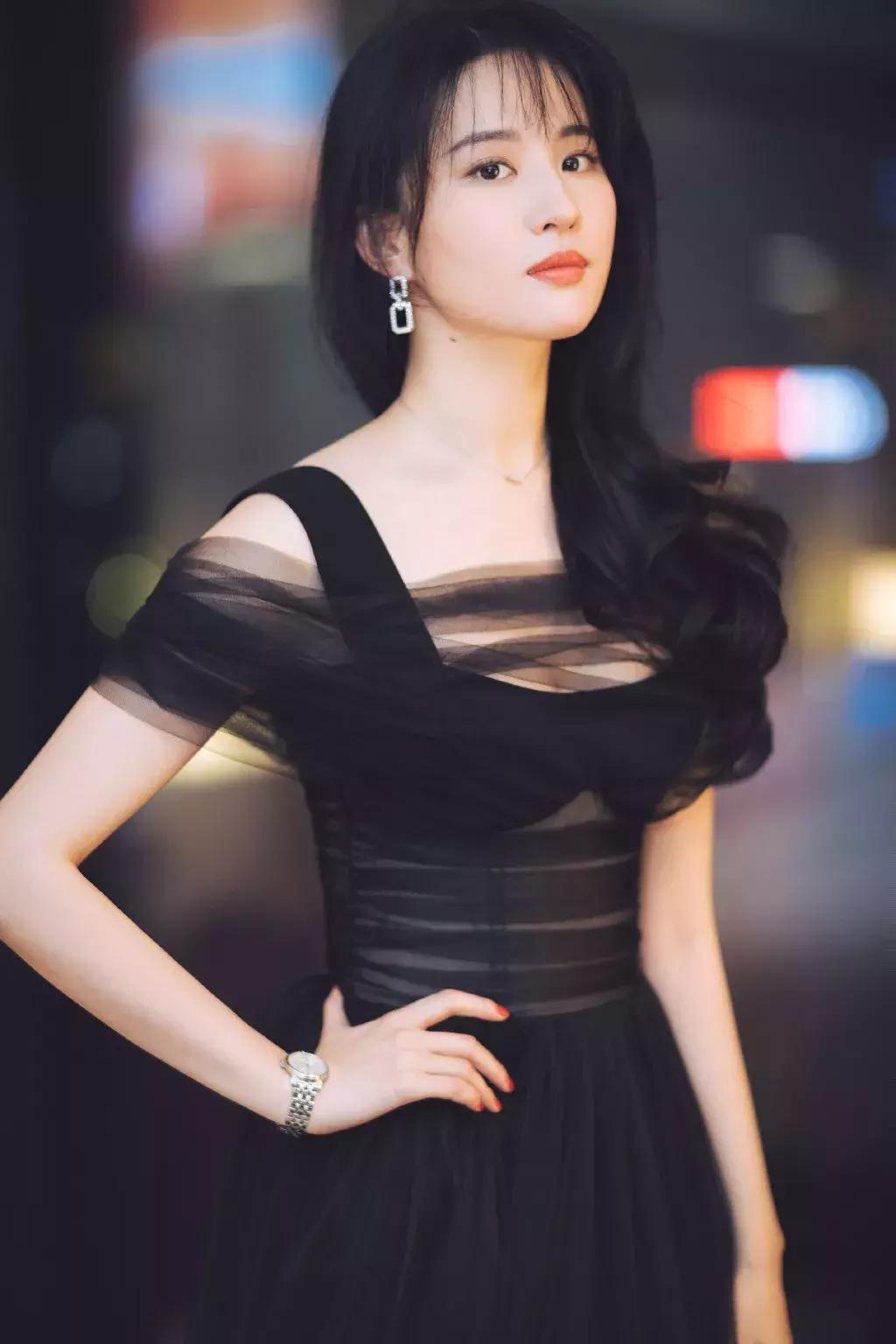 狐狸系穿搭,狐狸系女生合适的穿衣风格