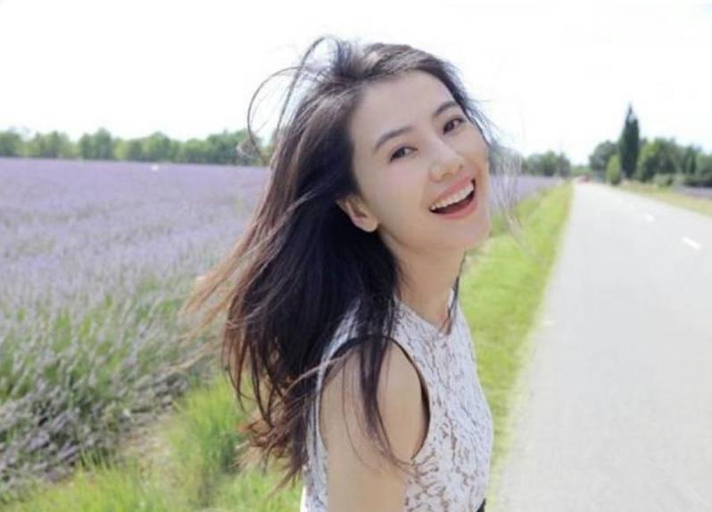 D站《女神大会》总决赛落幕，高圆圆一年两度封神，寡姐第三