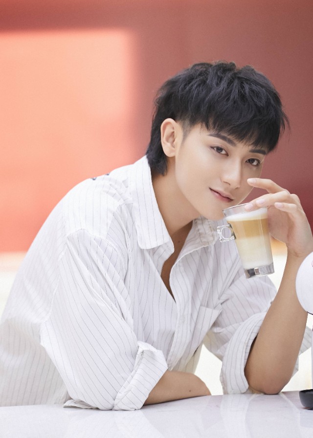 黄子韬和雀巢咖啡,黄子韬代言的奶茶