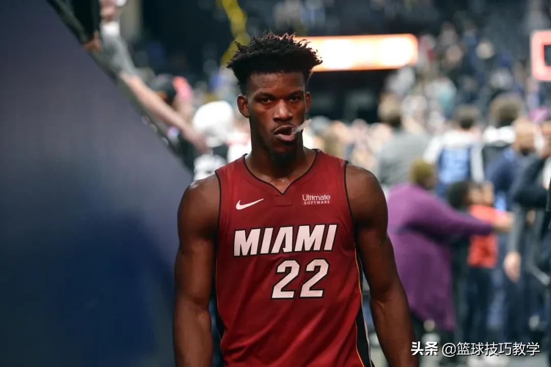 优质领袖，为了能够一起训练，1.42亿先生为全队买了篮球架