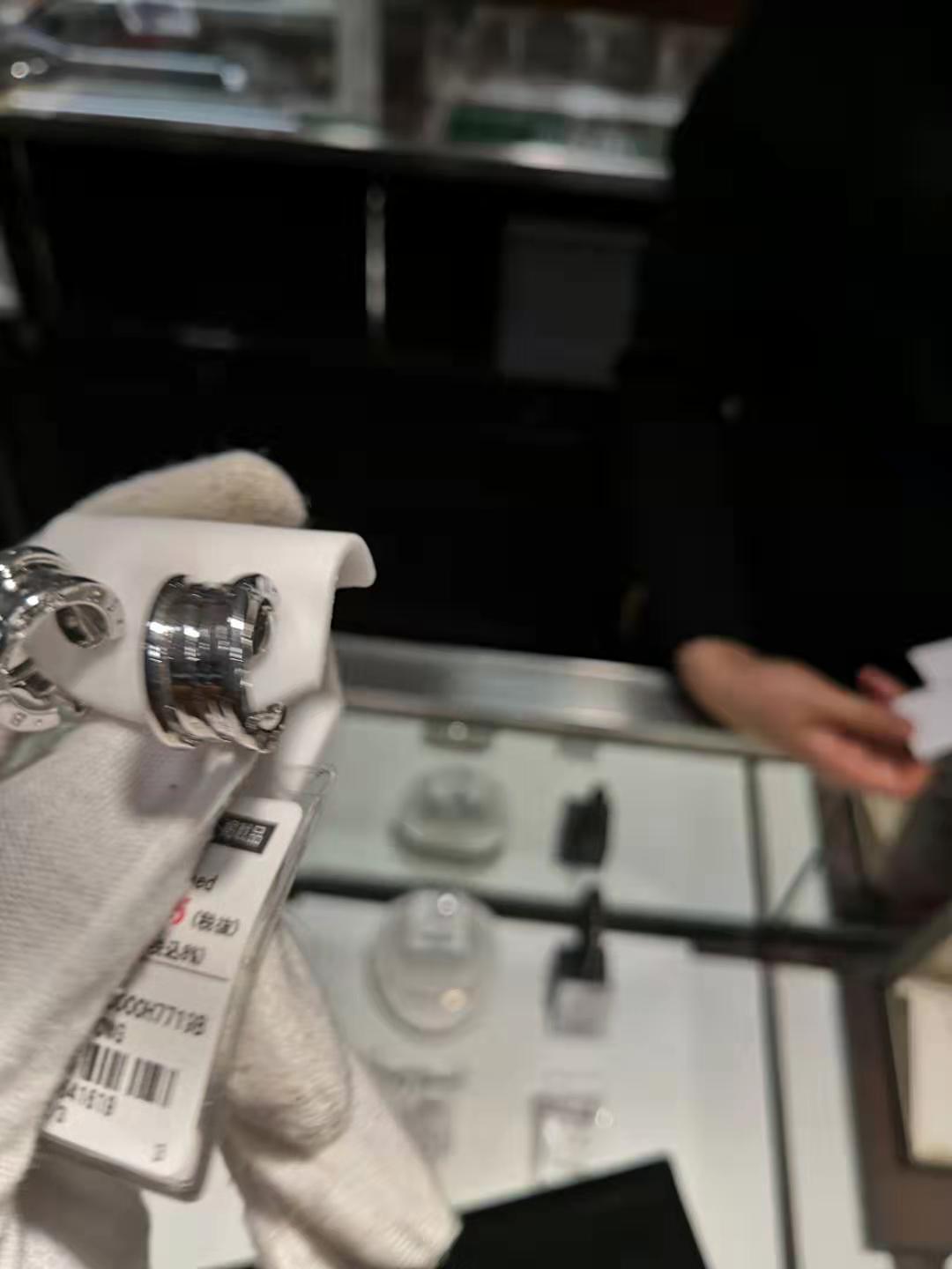 日本的lv中古店哪里多,大阪最大的中古店在哪里
