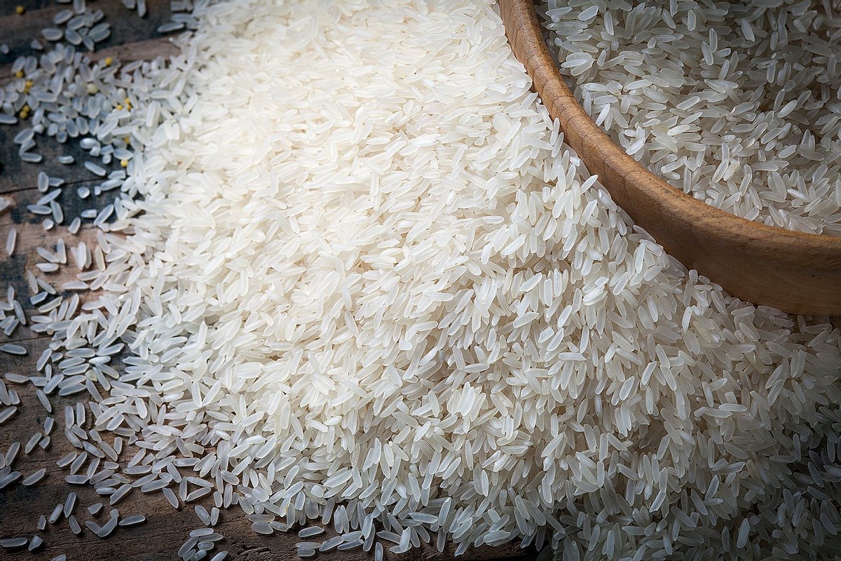 中国向泰国转让高铁技术是真的吗,泰国一千节车厢装大米来中国