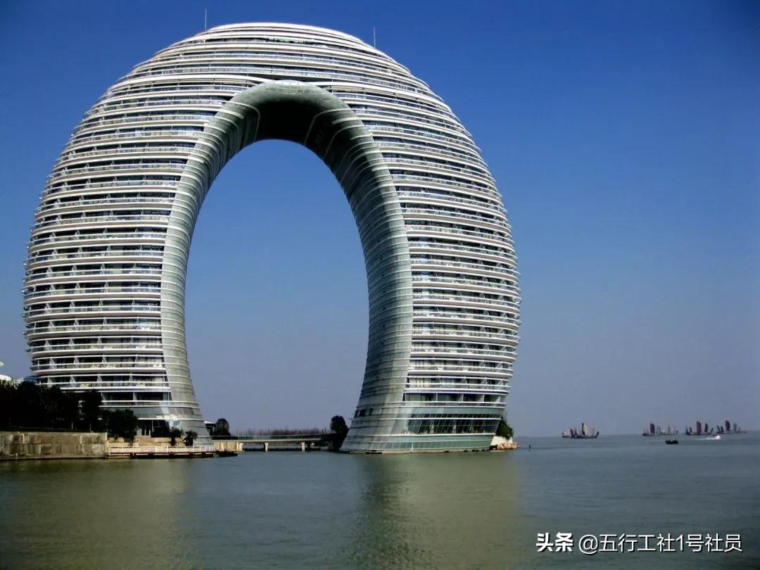 盘点那些建在奇葩地方的建筑,中国奇葩建筑大盘点
