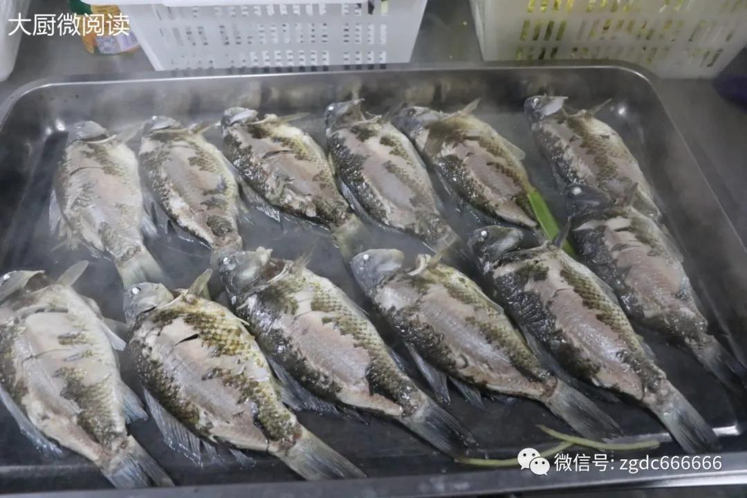 椒盐炸河虾的做法,如何炸河虾又酥又脆又香