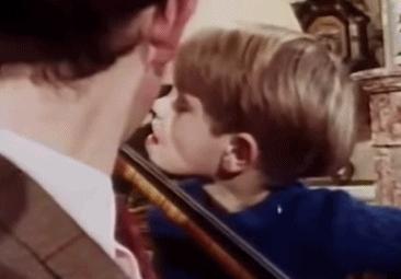 英女王下令封杀50年！王室私生活*片禁**遭泄露，百万人在线吃瓜