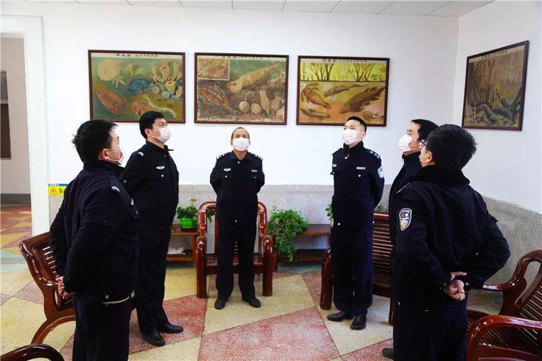 温州交警救人感人视频,温州交警感人