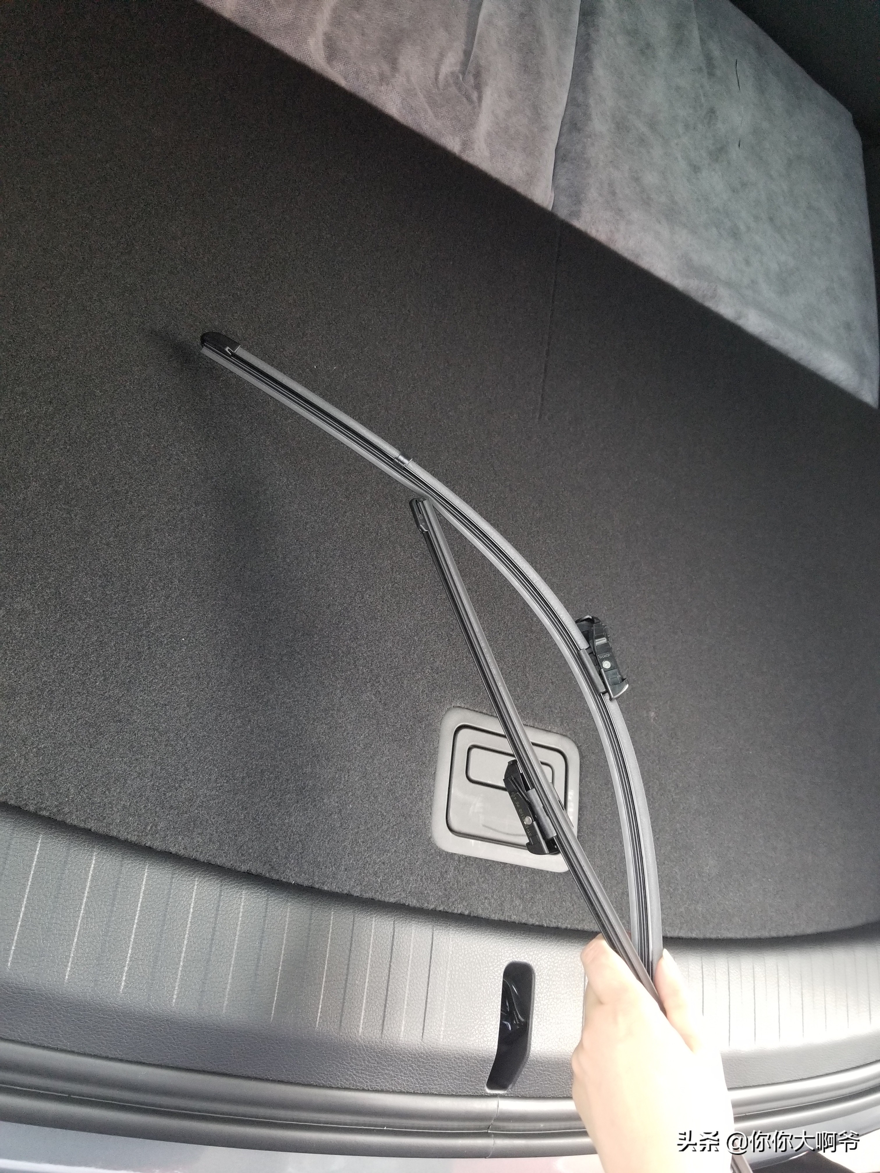 比亚迪唐dmi112km尊荣版赤地红,唐dmi冠军版200km尊享型评测