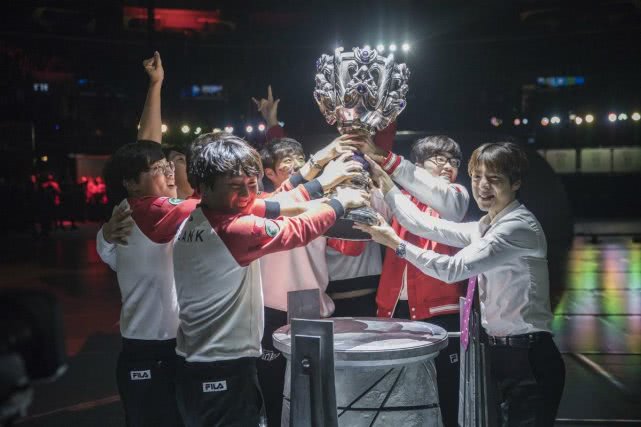 英雄联盟10周年回忆催泪,英雄联盟10周年任务完成不了