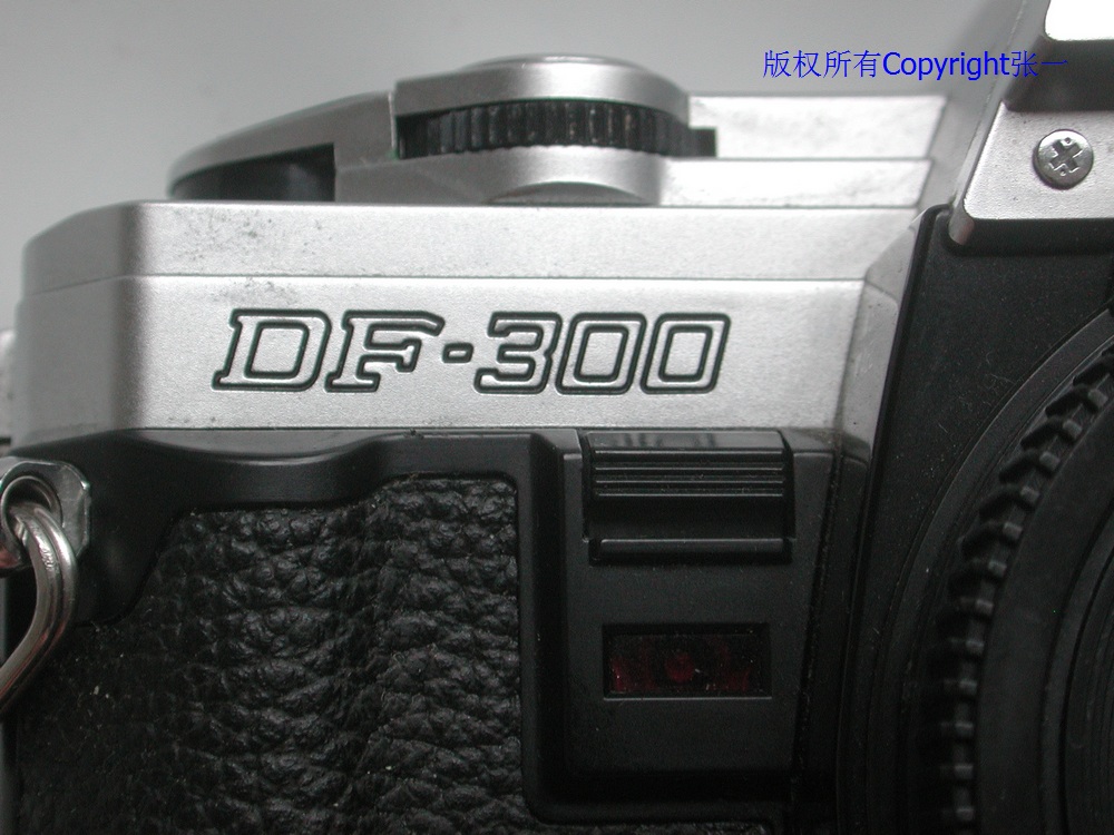 由中国海鸥DF-300贴牌而来的德国RevueDF-300单反照相机！
