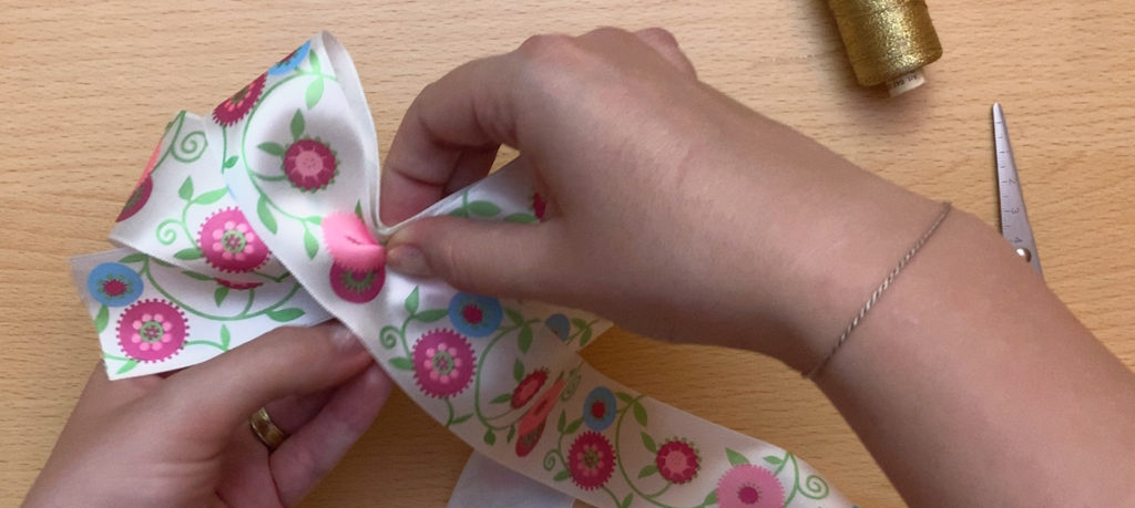 怎么打单蝴蝶结和双蝴蝶结好看,系鞋带方法简单又好看双蝴蝶结