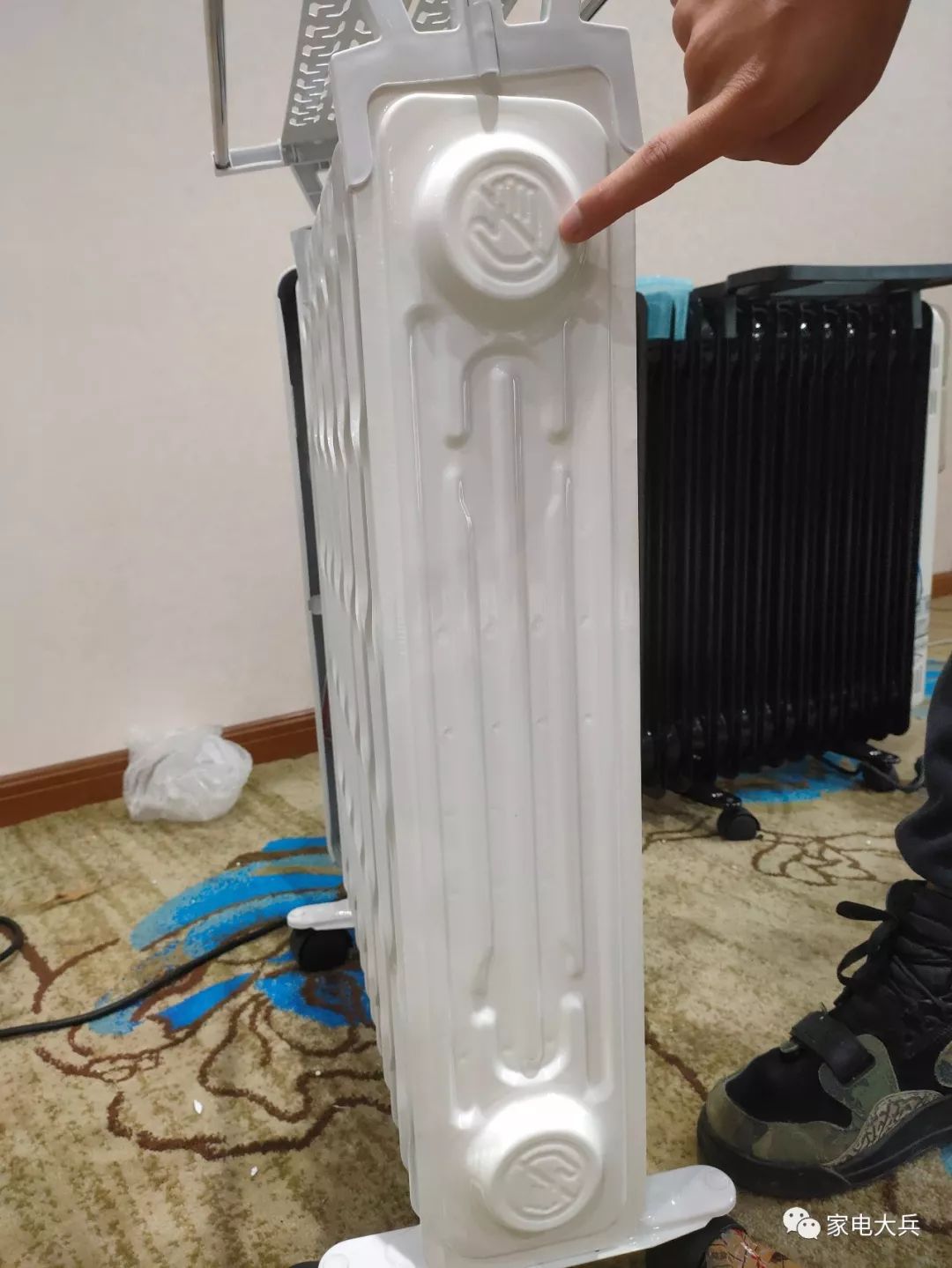 艾美特美的格力取暖器哪个好,格力与美的空调拆机对比视频