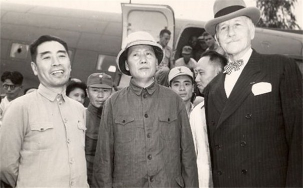 重庆谈判，蒋介石提出了什么条件？曾打算任命毛*东泽**为*疆新**省主席