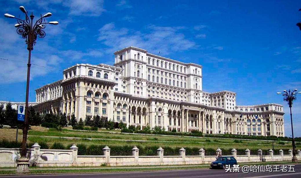 世界第一县耗资200亿政府办公大楼,世界第一豪华大楼
