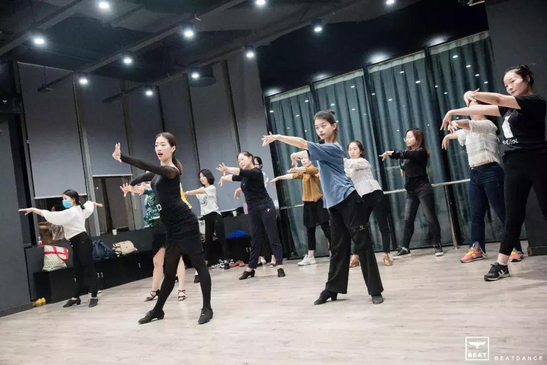 少儿舞蹈基本功干货,hiphop基本功舞蹈教学初级完全版