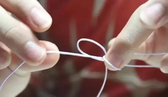 橄榄核雕手串如何打流苏视频,菩提手串有流苏和跑轮该怎么盘呀