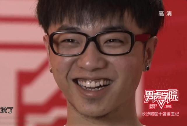 为什么华晨宇植发效果好,华晨宇植发图片是真的吗
