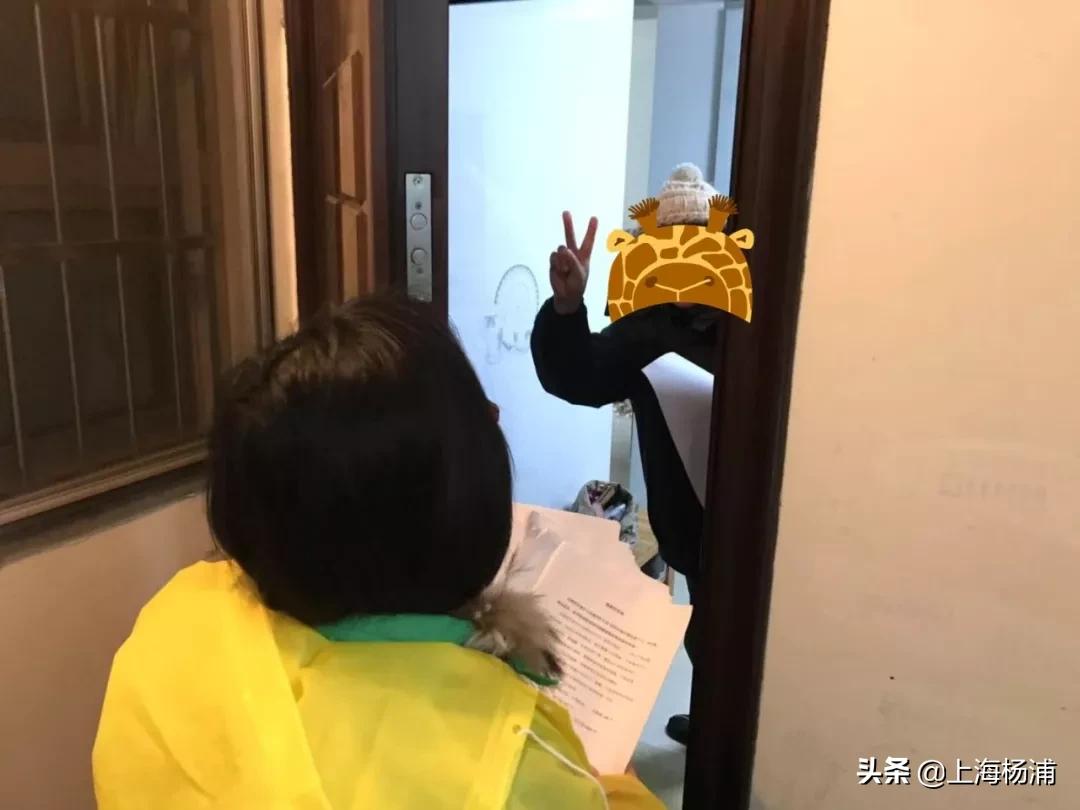 疫情封控期间街道上门送蔬菜,上海疫情外地送菜全程监控