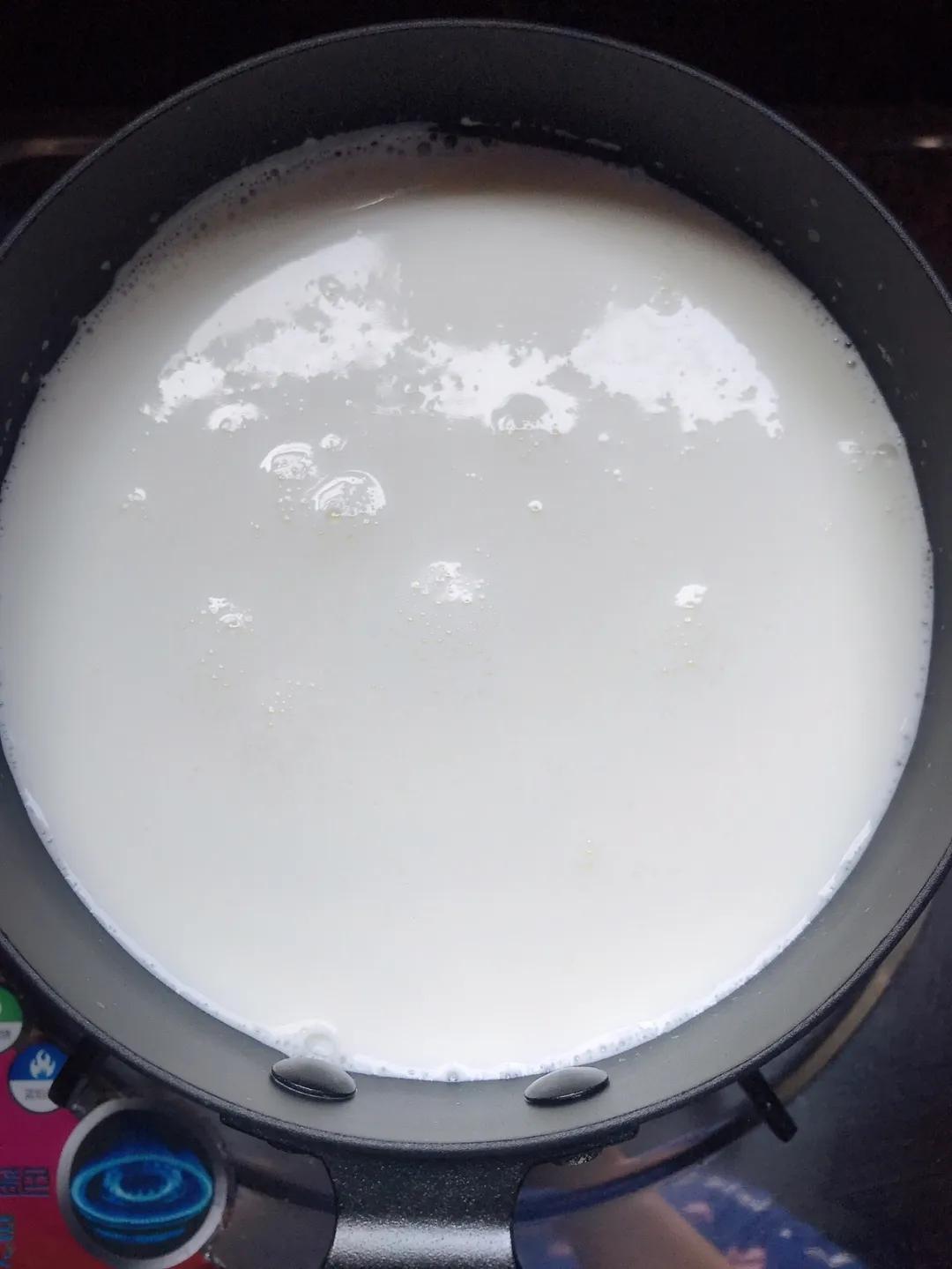 没有淡奶油奶酪怎么做奶油,牛奶黄油淡奶油奶酪