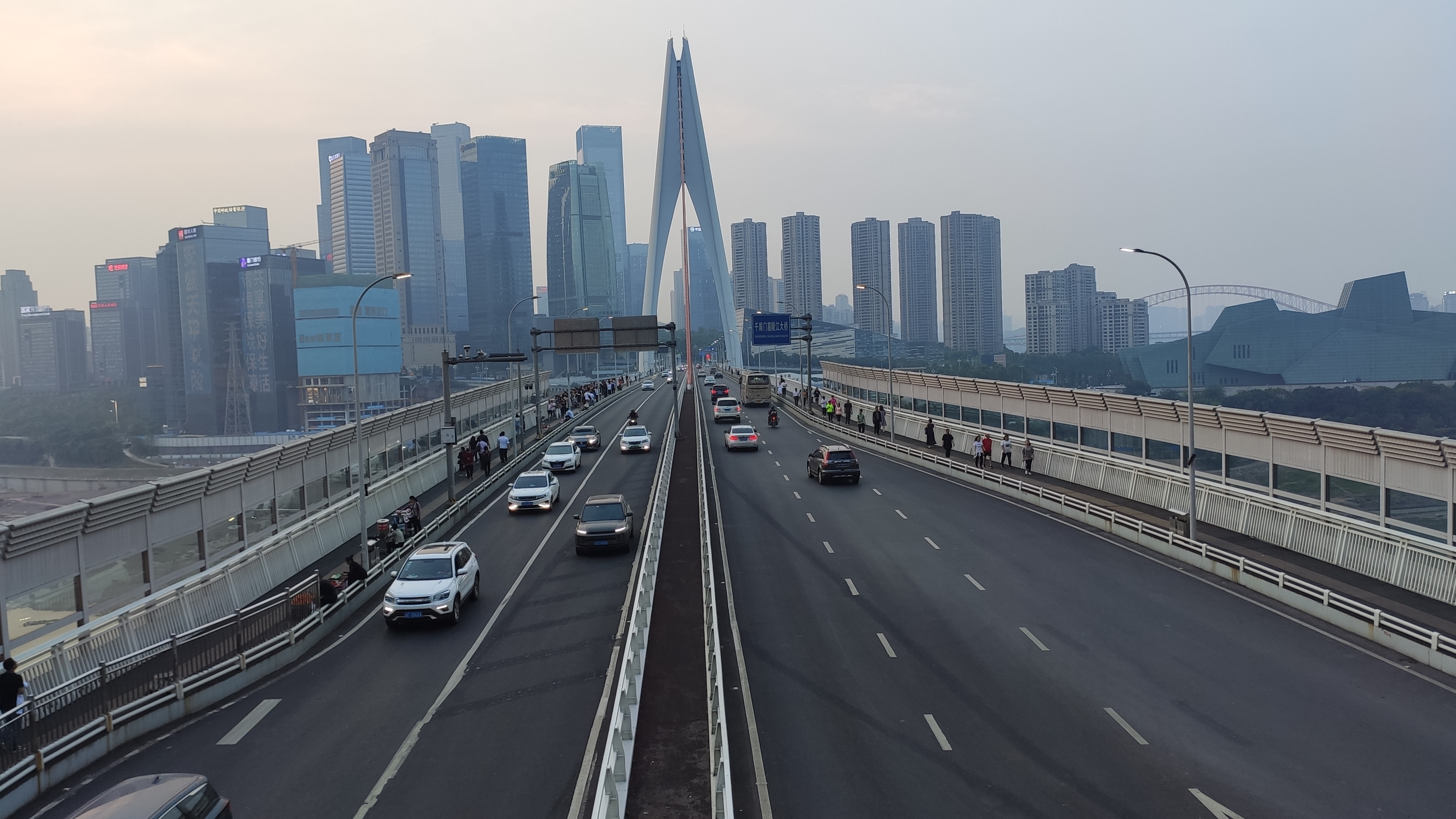 山城重庆的夜别样的美,重庆四天三夜