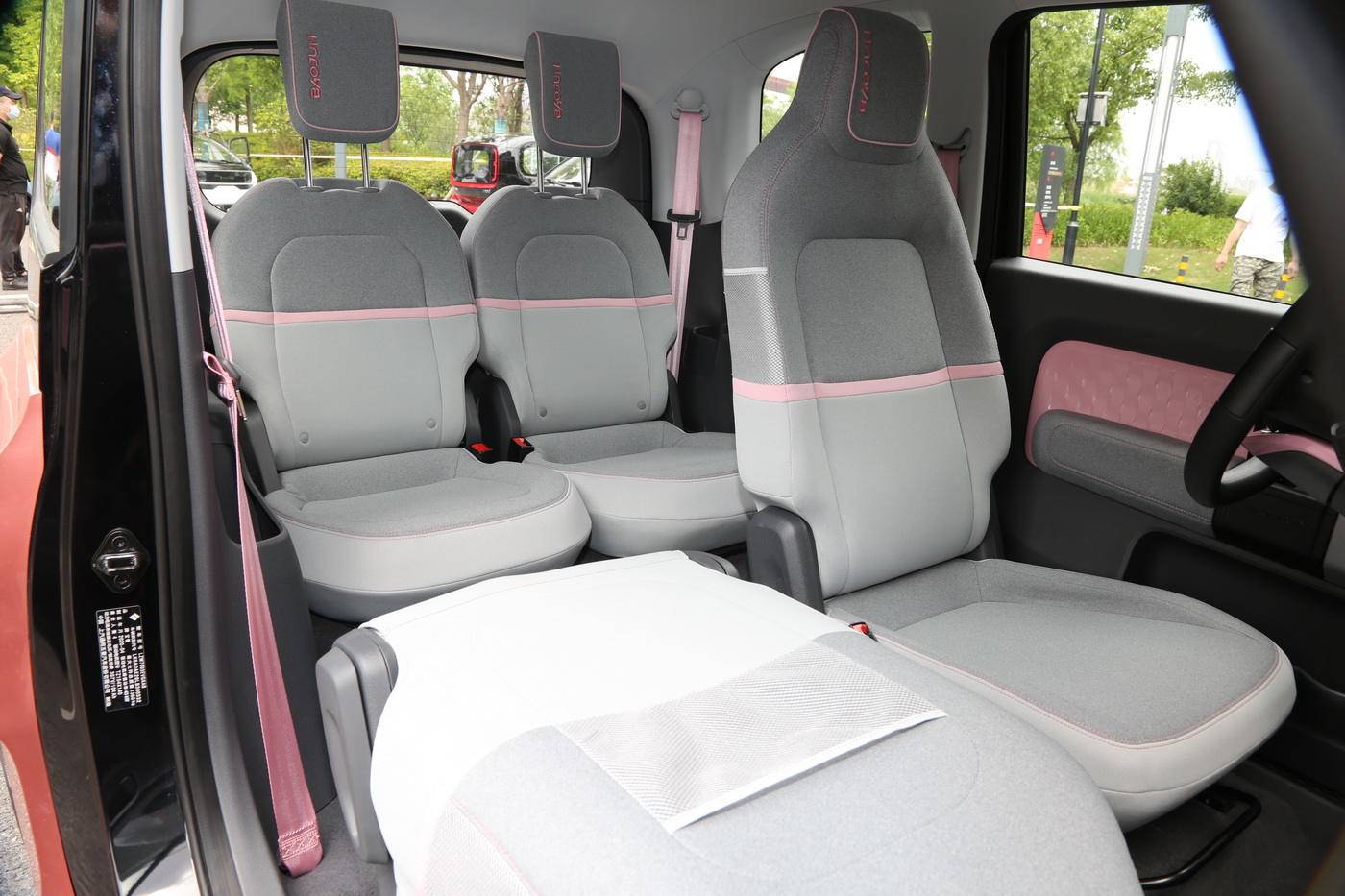 续航305km的短途出行新“神器”，新宝骏E300上市6.48万起