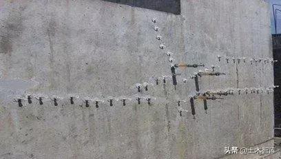 混凝土楼板开裂原因和处理方法,混凝土道路开裂原因及处理方法